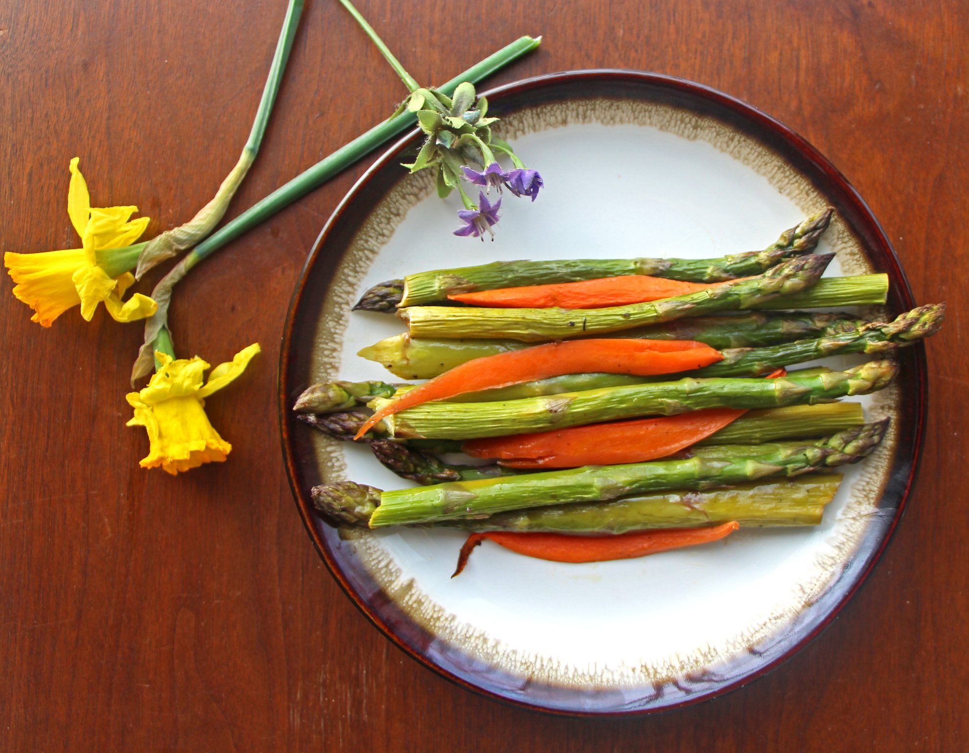 Balsamic Roasted Asparagus and Carrots
